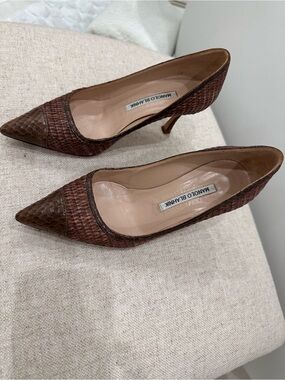 Manolo Blahnik Brown Woven Pointed-Toe Pumps
